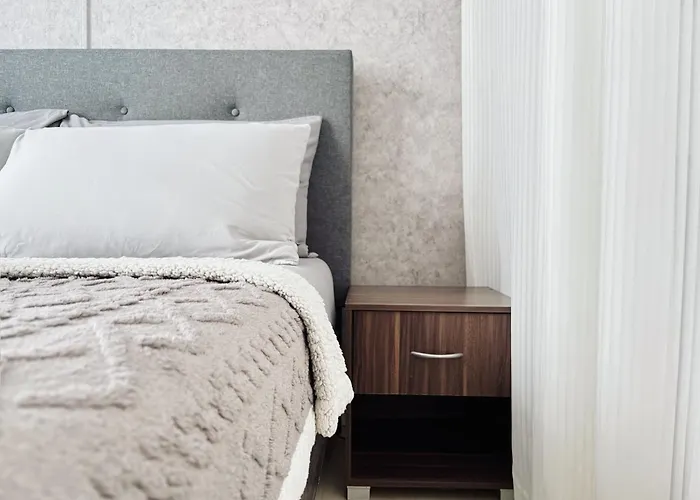 Lunara Staycation At Azure Residences *