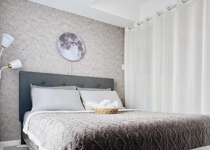 Lunara Staycation At Azure Residences 公寓式飯店