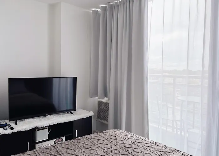 公寓式飯店 Lunara Staycation At Azure Residences