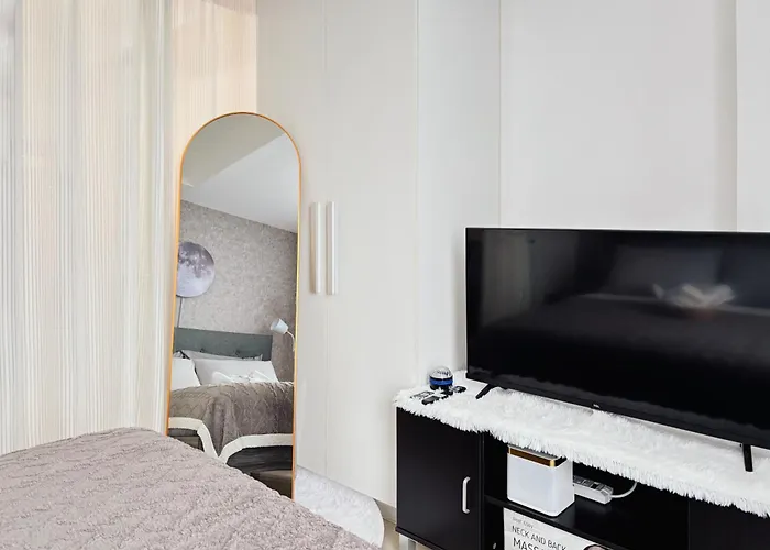 Lunara Staycation At Azure Residences 公寓式飯店 *