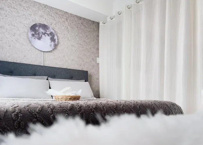 Lunara Staycation At Azure Residences * 马尼拉